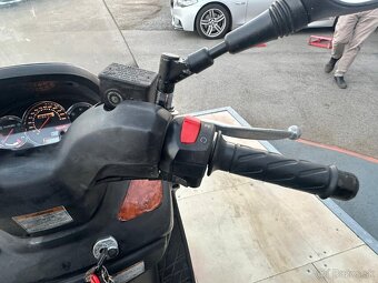 Suzuki Burgman 125 - 9