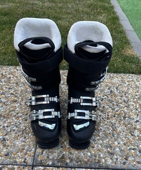 Predám lyže a lyžiarky - 9