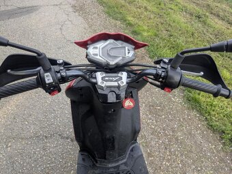 Sym CROX 125 - TOP STAV - 9