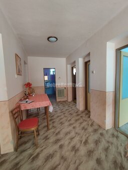 Super ponuka - príjemný rodinný dom pre viacčlennú rodinu s - 9