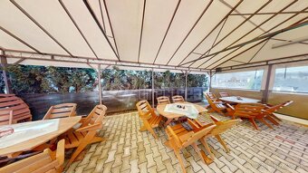 Penzión na námestí s vlastným barom a nenahraditeľným výhľad - 9