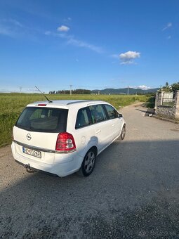 Opel Zafira 2008 r - 9