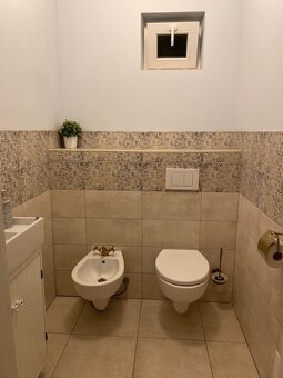 Luxusný 6 izbový dom. - 9