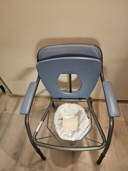 toaletná stolička - mobilná toaleta - 9