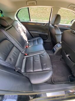Predám Škoda Superb 1.8T 4x4 sedan - 9
