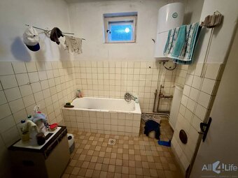 Rodinný dom s veľkým pozemkom 3.933m2 - bývanie alebo invest - 9