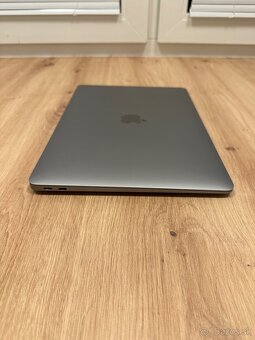 MacBook Air 13,3” (2020) - M1/8 GB RAM/256 GB - Space Grey - 9