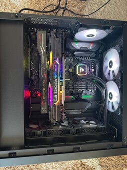 PREDÁM HERNÝ PC - R5 5600X, RTX 2070 SUPER 8GB,32GB DDR4,SSD - 9