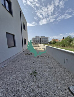 Chorvátsko- Apartmán so záhradou len 200m od mora - Privlaka - 9