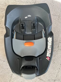Cybex Cloud Q so základňou Cybex Base Q-fix - 9