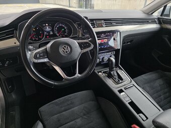 Volkswagen Passat Variant 2.0 TDI EVO Elegance DSG - 9