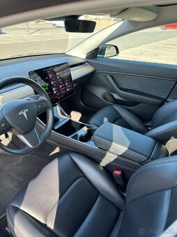 Predám auto Tesla model 3 - 9