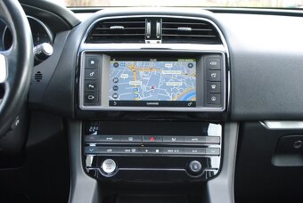 Jaguar F-Pace 2.0D I4 180k AWD A/T⭐SERVIS LEN JAGUAR - 9