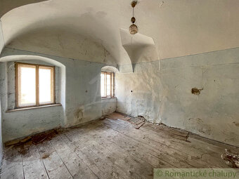 Historický meštiansky dom v centre Kremnice – investičná p - 9