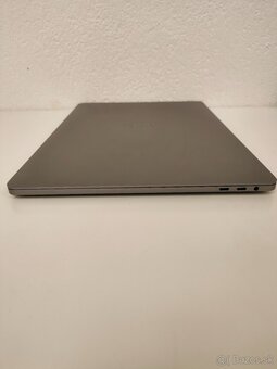 Apple MacBook Pro 15 (2018 A1990) | Intel Core i7 • 32 GB RA - 9