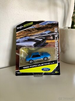 Automodely 1:64 - 9