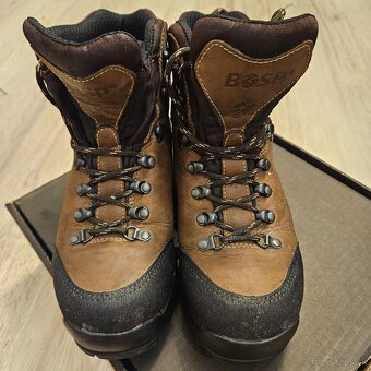 Predám pánske BOSP Caledon a Grifit Camel - v 41 - 9