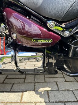 Suzuki VLR1800 - 9