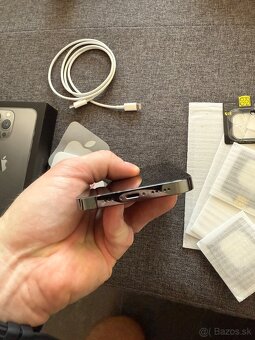 Predám Apple iPhone 13 Pro 256GB Graphite - 9