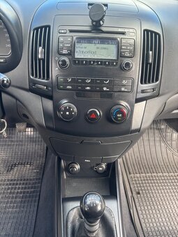 Hyundai i30 1.6 CW CRDi nafta manuál 66kw - 9