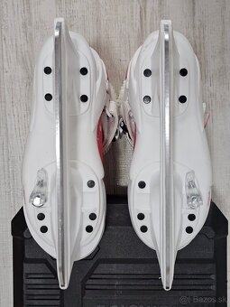 Detská lyžiarska prilba a detské korčule - 9