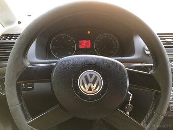 Volkswagen Touran - 9