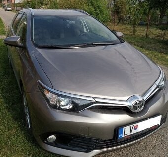 Predám Toyota Auris Tourning Sports 1,6 Valvelmatic - 9