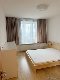 PRENÁJOM – priestranný 2iz byt Tri Veže - 9