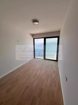 Predaj luxusného apartmánu (S6) priamo na pláži s parkovacím - 9