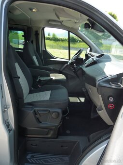 Ford TOURNEO CUSTOM 2.2TDCi 155Hp LONG 08/2015 8 MÍSTNÉ - 9