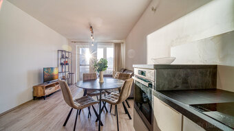 Moderný kompletne zariadený 2 izb byt s balkónom, pivnicou a - 9