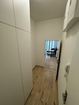 Na prenájom zariadený 1-izbový byt Kamence - 9