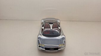 1:18 AUDI AVUS - 9