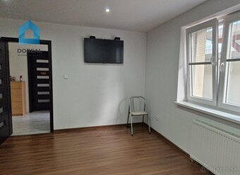 DOREAL/RODINNÝ DOM S HALOU PRE PODNIKANIE, LETNIČIE - 9