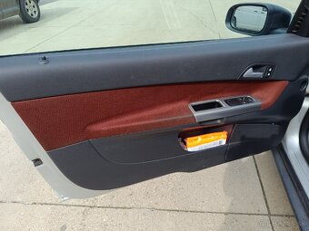 Volvo C30, 1,6 benzín,r .v. 4/2007, manual, 101 PS - 9