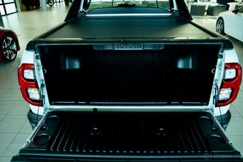 Toyota Hilux DC 2.8 I D-4D Invincible Sport 4x4 A/T - 9