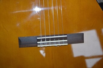 predam - gitara Yamaha C40 - 9