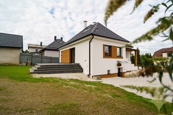 Predaj: Zrekonštruovaný Rodinný Dom 4+1 v Malebnej Obci Divi - 9