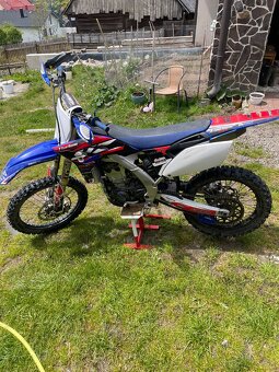 Yamaha YZF 250 - 9