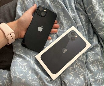 Na predaj Apple IPhone 13 - 9