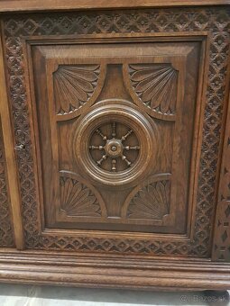 Starožitný nabytok - 9