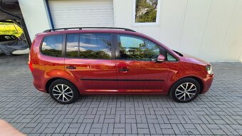 Volkswagen Touran 1.6 TDI BlueMotion - 9