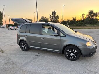 Volkswagen Touran 2.0 TDI - 9