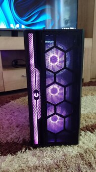 Predam skvelý herny PC/ RYZEN 5 3600X/4,4GHz/RTX 2070 8GB - 9