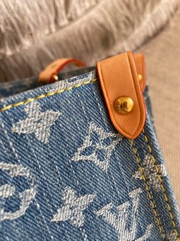 Krásná denim kabelka Onthe Go Louis Vuitton - 9