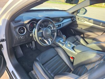 Alfa Romeo Stelvio 2.0 Q4 2022 - 9
