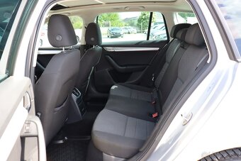 Škoda Octavia Combi 2.0 TDI Elegance/Style 4x4 - 9