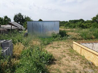 Predám stavebný pozemok s elektr. prípojkou a s projektom - 9