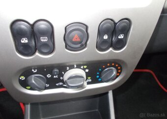 Dacia Sandero 1,2 benzín manuál 55 kw - 9