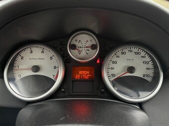 PEUGEOT 207 1.4 66kW - 9